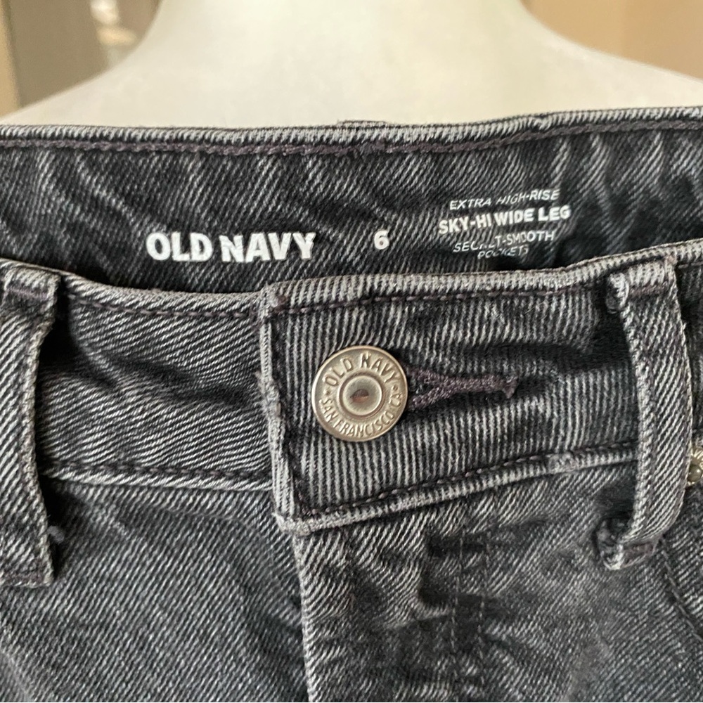 Old Navy Women's Sky-Hi Wide Leg Black Wash Jeans - Picture 3 of 6